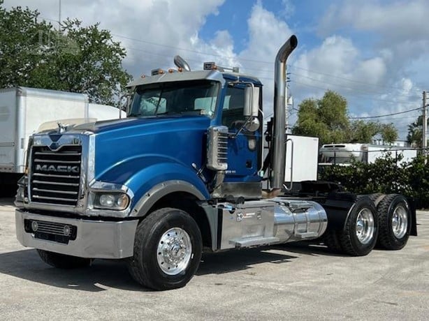 2016 MACK TITAN TD713