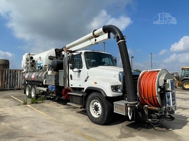 2015 FREIGHTLINER 114SD