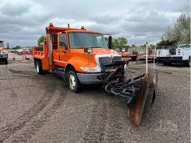 2004 INTERNATIONAL DURASTAR 4300