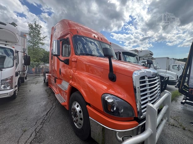 2018 FREIGHTLINER CASCADIA 125